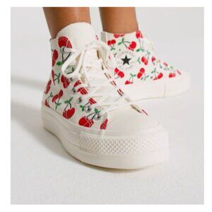 Chuck Taylor All Star Lift Platform Cherries Size 6